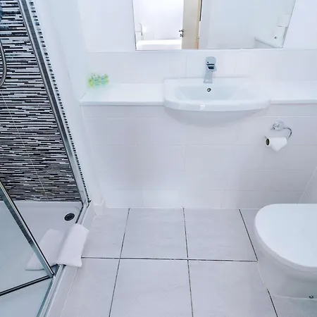 Large 4bedroom 4bathroom Townhouse By Coop Live Arena Casa vacanze *