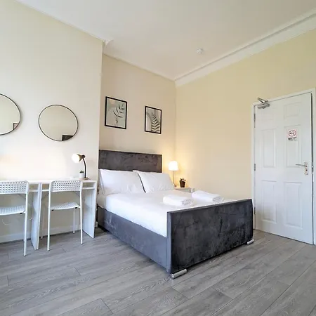 Modern Near Centre Apartment
