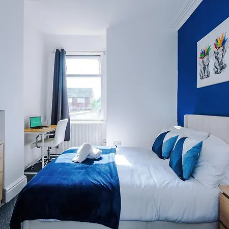 New Large 4 Bedroom House, Sleeps 9, Games Room, Free Parking, Ps4 Dom wakacyjny