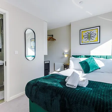 Appartement 2 Bedroom With Free Parking In Centre, By Eason - Ideal For Weekend Getaways & Business Travel