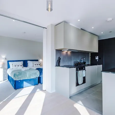 2 Bedroom With Free Parking In Centre, By Eason - Ideal For Weekend Getaways & Business Travel Manchester