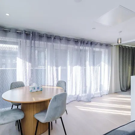 Appartement 2 Bedroom With Free Parking In Centre, By Eason - Ideal For Weekend Getaways & Business Travel