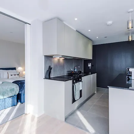 2 Bedroom With Free Parking In Centre, By Eason - Ideal For Weekend Getaways & Business Travel Manchester