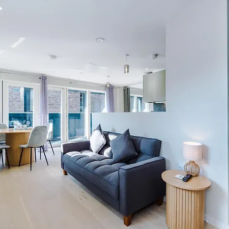 2 Bedroom With Free Parking In Centre, By Eason - Ideal For Weekend Getaways & Business Travel Apartment Manchester