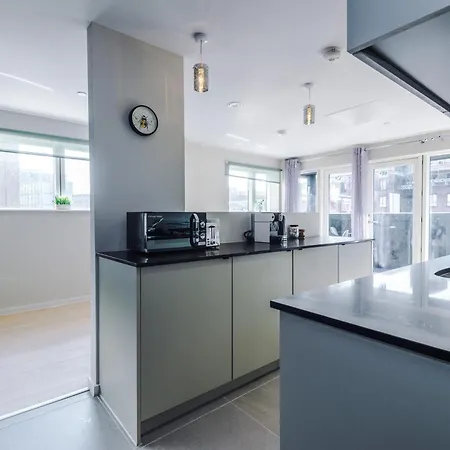 2 Bedroom With Free Parking In Centre, By Eason - Ideal For Weekend Getaways & Business Travel Appartement Manchester