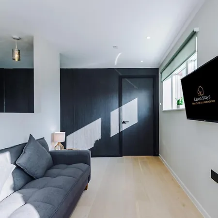 2 Bedroom With Free Parking In Centre, By Eason - Ideal For Weekend Getaways & Business Travel Manchester