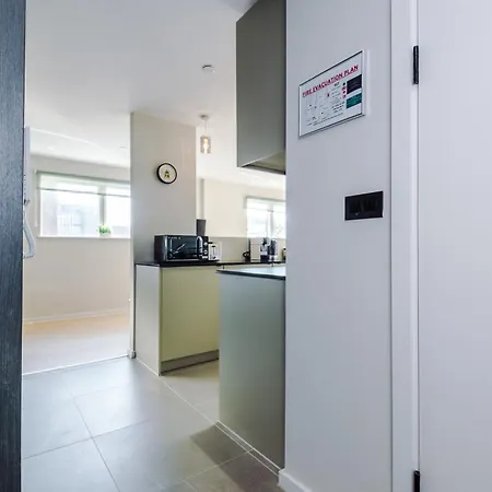 Appartement 2 Bedroom With Free Parking In Centre, By Eason - Ideal For Weekend Getaways & Business Travel *