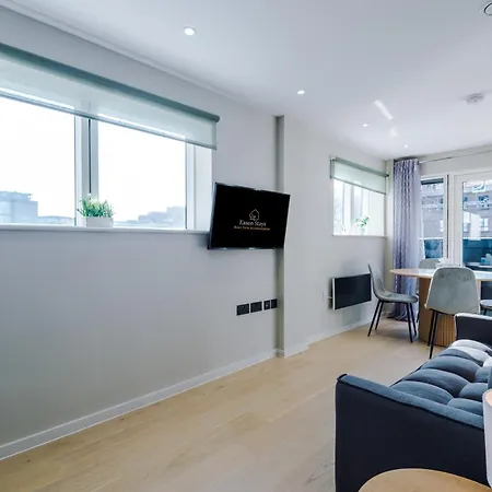 Appartement 2 Bedroom With Free Parking In Centre, By Eason - Ideal For Weekend Getaways & Business Travel