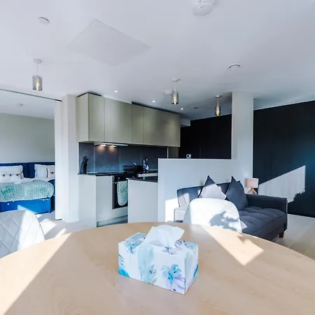 2 Bedroom With Free Parking In Centre, By Eason - Ideal For Weekend Getaways & Business Travel Appartement Manchester
