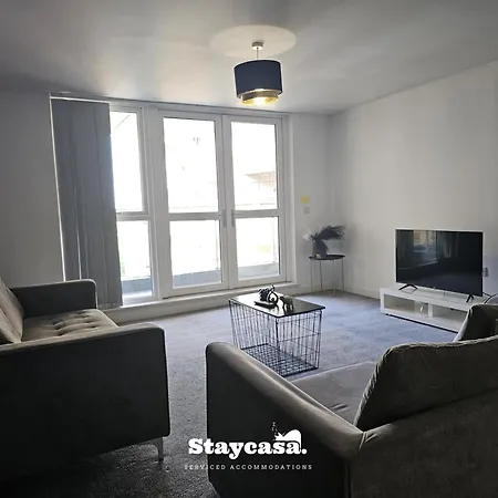 Stunning 2bd With River View 5min To Centre Apartment