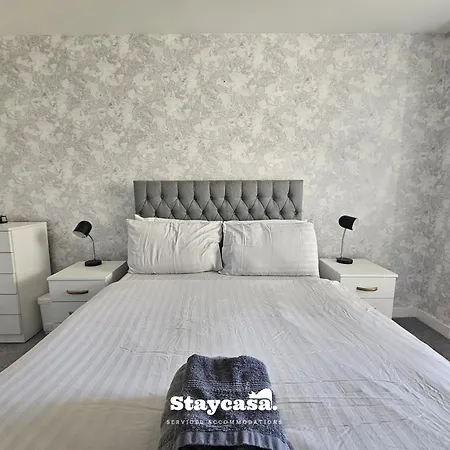 Stunning 2bd With River View 5min To Centre Apartment