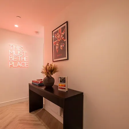 Supernova Suite I Luxury 2Br I Private Balcony I City Centre *