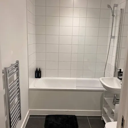 Apartment Lakeside - - Free Parking - Cinema Manchester