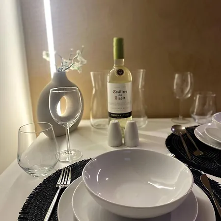 Sky Duplex - - Balcony, Terrace Local Attractions Parking Apartamento *