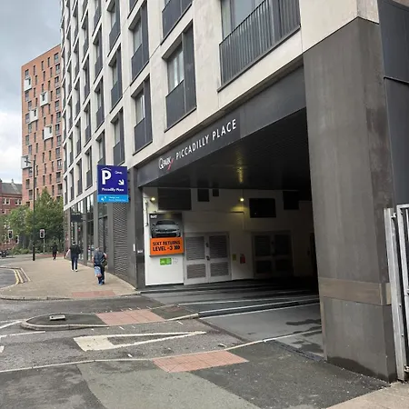 Cosy By Piccadilly Station Apartment