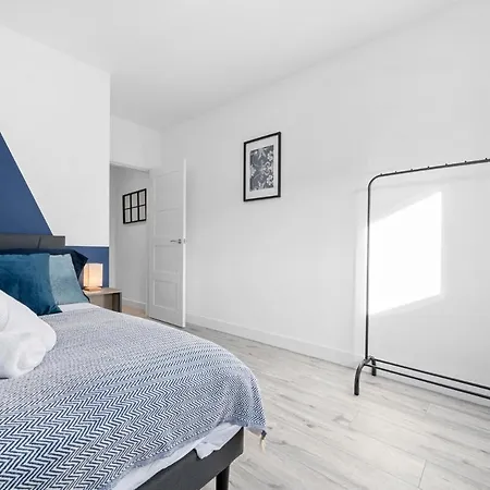 Holiday home Four Bedroom House By Brookland Serviced Short Lets With Free Wifi