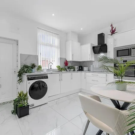 Sluxe 4mins To Etihad Stadium And Coop Live * Mánchester