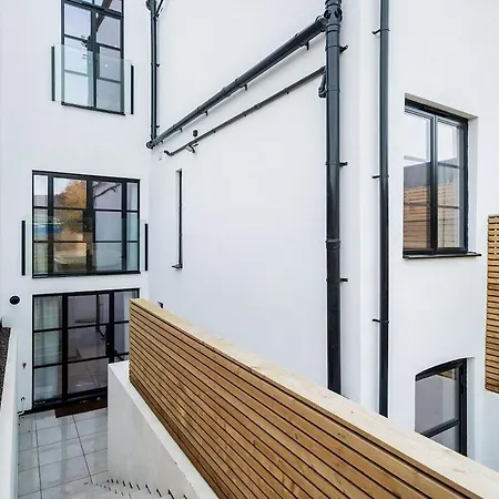 2 Bedroom, 2 Bathroom Apartment, Close To Mcr Centre Apartment *