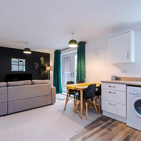 Free Parking, Cosy 2bed In Salford Quays, Balcony, Sleeps 6 Manchester