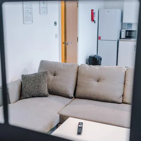 Free Parking, Cosy 2bed In Salford Quays, Balcony, Sleeps 6 Apartment *