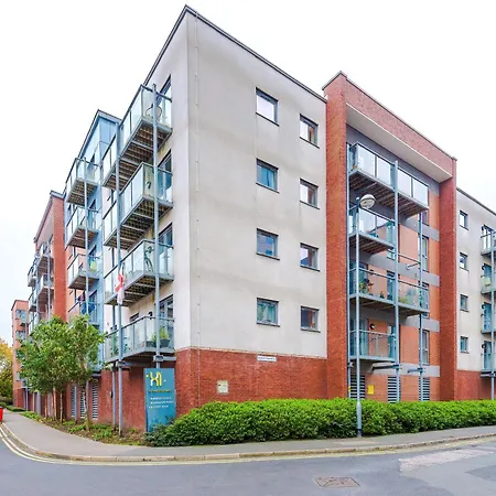 Free Parking, Cosy 2bed In Salford Quays, Balcony, Sleeps 6