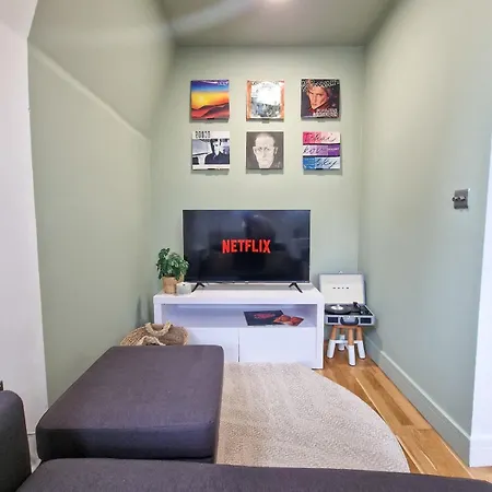 Loft By Superhost *