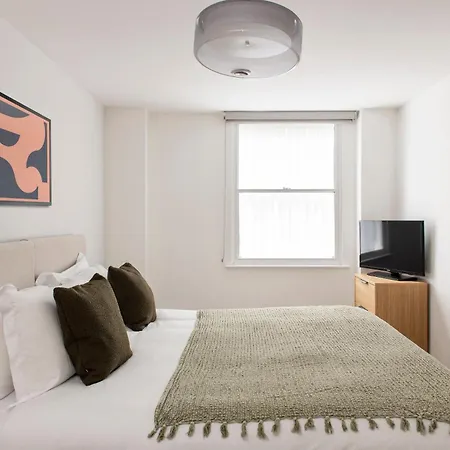 Отель Cove Minshull Street 4*