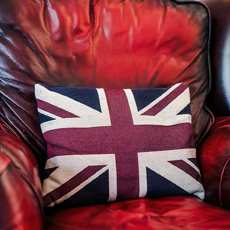 3 Bedroom In Prestwich 15 Mins From Centre Garden Free Parking Superfast Wifi Netflix 펜션 맨체스터