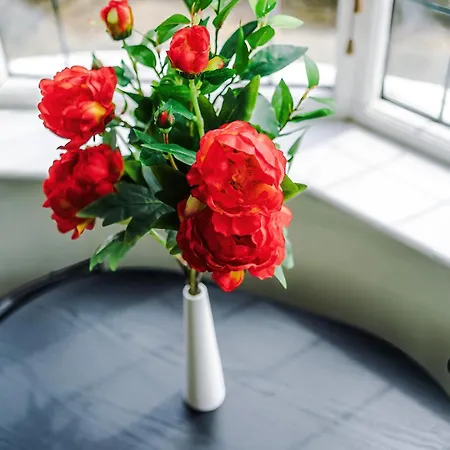 3 Bedroom In Prestwich 15 Mins From Centre Garden Free Parking Superfast Wifi Netflix Сasa de vacaciones Mánchester