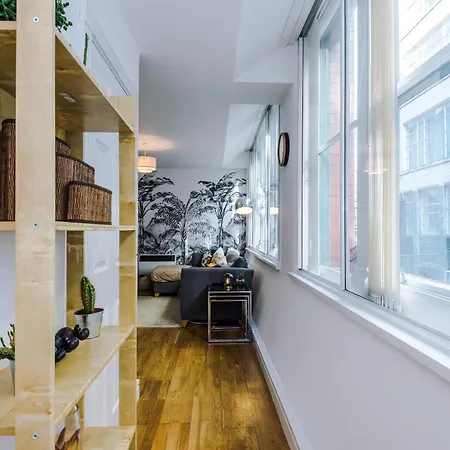 Apartment Centre 2 Bedroom Sleeps 5