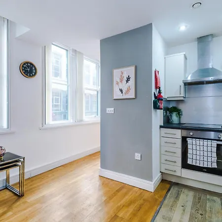 Centre 2 Bedroom Sleeps 5