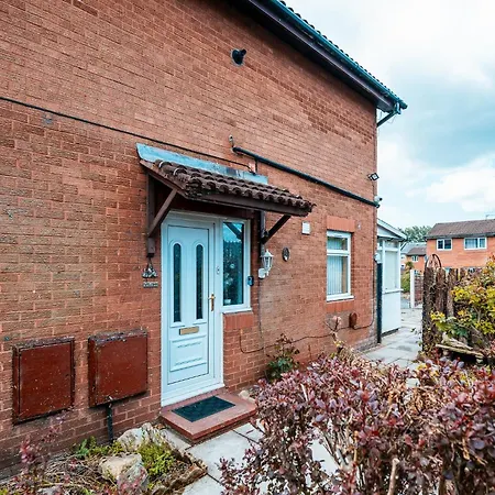 Сasa de vacaciones 3-bed Retreat - Sleeps 8 Garden & Parking Mánchester