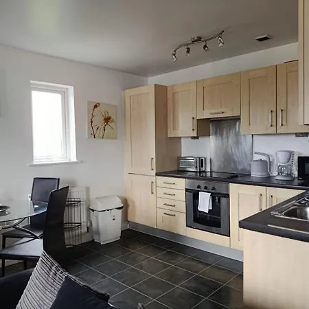 Stylish Spacious 2 Bed Balcony Nr Stadium Апартаменты Манчестер