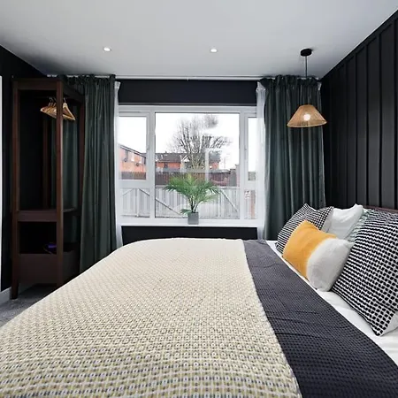 Free Parking The Quays- Sleeps 8 By Genesis Living مانشستر