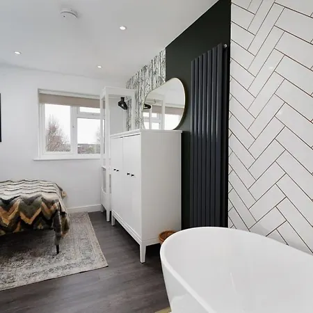 Free Parking The Quays- Sleeps 8 By Genesis Living *