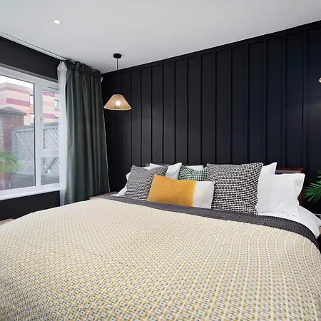 Holiday home Free Parking The Quays- Sleeps 8 By Genesis Living Manchester