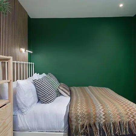 Free Parking The Quays- Sleeps 8 By Genesis Living * Manchester