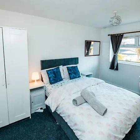 Holiday home Family & Group In - Free Parking *