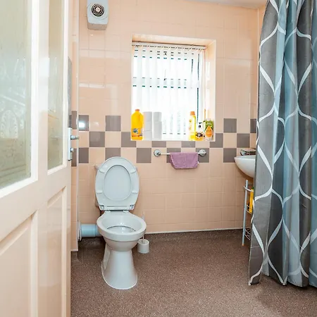 Family & Group In - Free Parking