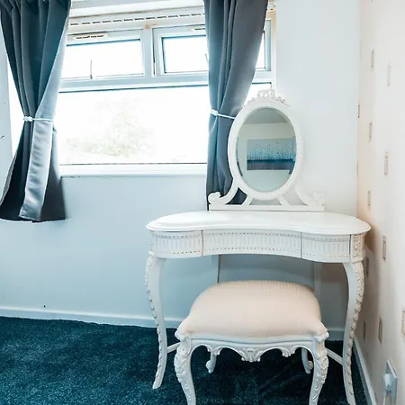 Family & Group In - Free Parking * Manchester