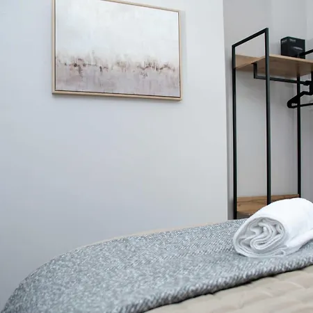 Sleeps 14 The Old Trafford Family Zen By Genesis Living Manchester