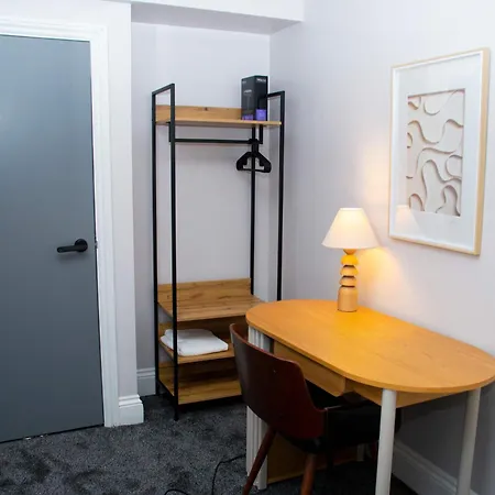 Nyaraló Sleeps 14 The Old Trafford Family Zen By Genesis Living Manchester