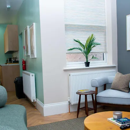 Sleeps 14 The Old Trafford Family Zen By Genesis Living * Manchester