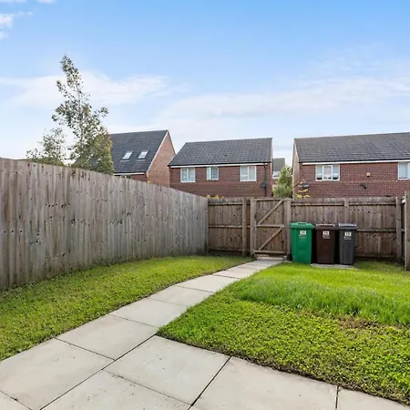 別荘 Spacious 4-bed Near Links *