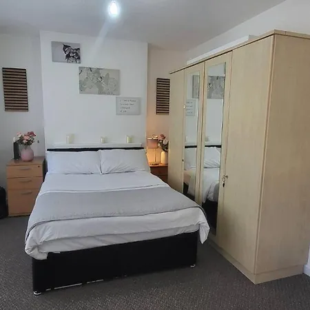 Guest house Room In House - Lovely Double Bedroom Near Manchester Airport