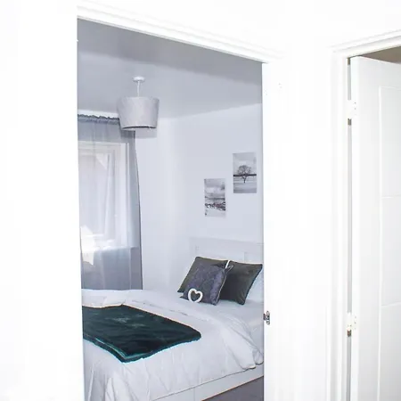 Luxe Stylish In * Manchester