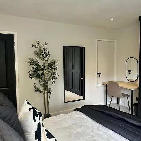 Canal Mews - 1 Min From Trafford Centre And 2 Min M60! Dom wakacyjny *