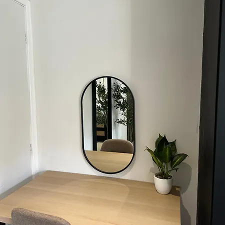 Convenient House By Ankers Contractors With Free Parking Mánchester