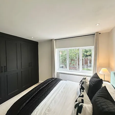 Convenient House By Ankers Contractors With Free Parking 度假居 *