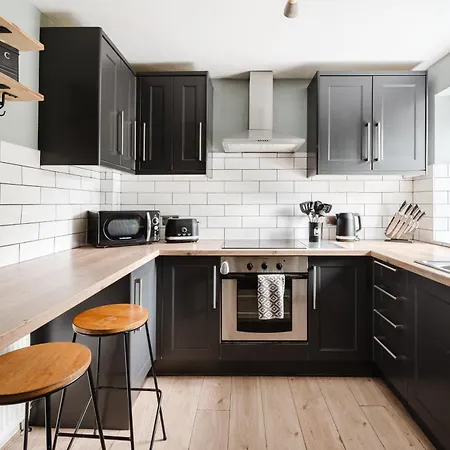 Modern 2 Bedroom House With Parking Casa de Férias Manchester